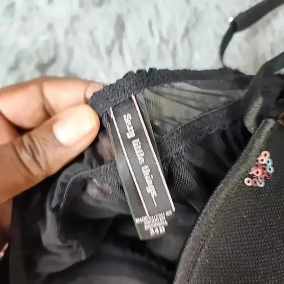 VICTORIA’S Secret Babydoll Slip Black Lace Flirty Sexy Little Thing top. 34 B - Picture 16 of 16